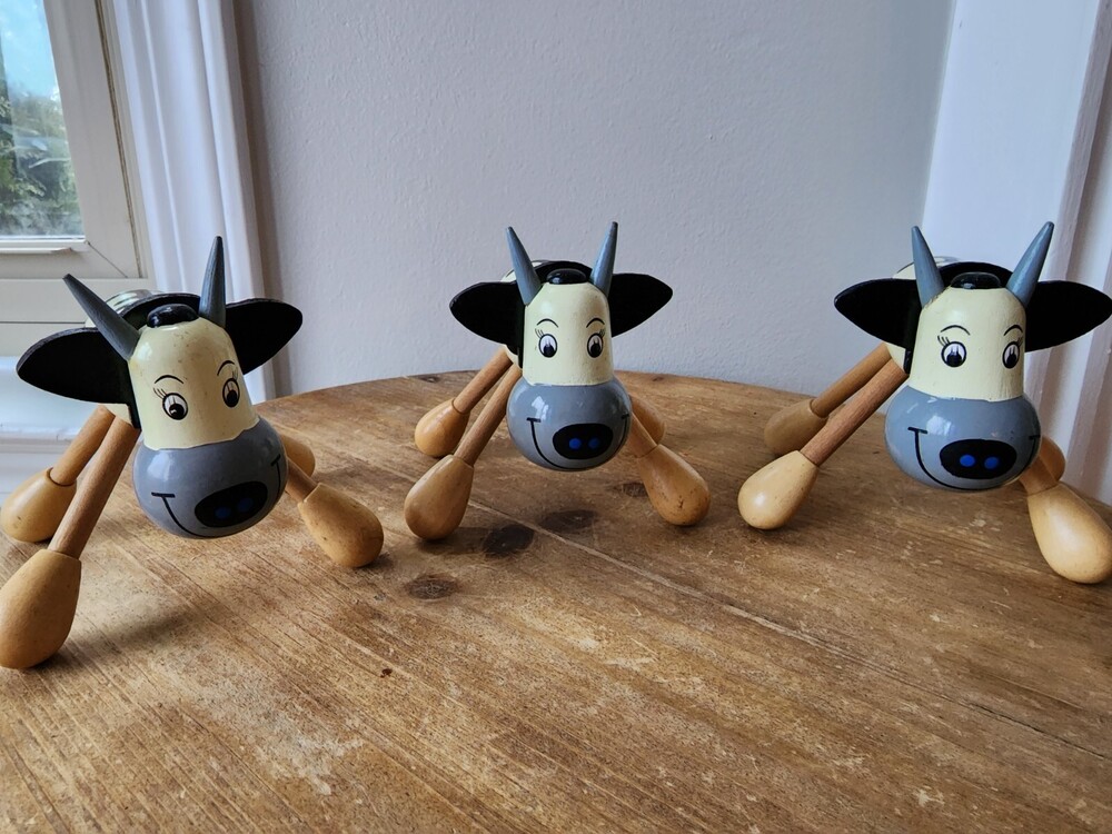 Black and White Wooden Wood Toy Cow Lot of 3 Collectible Figurines 3-1/2"
